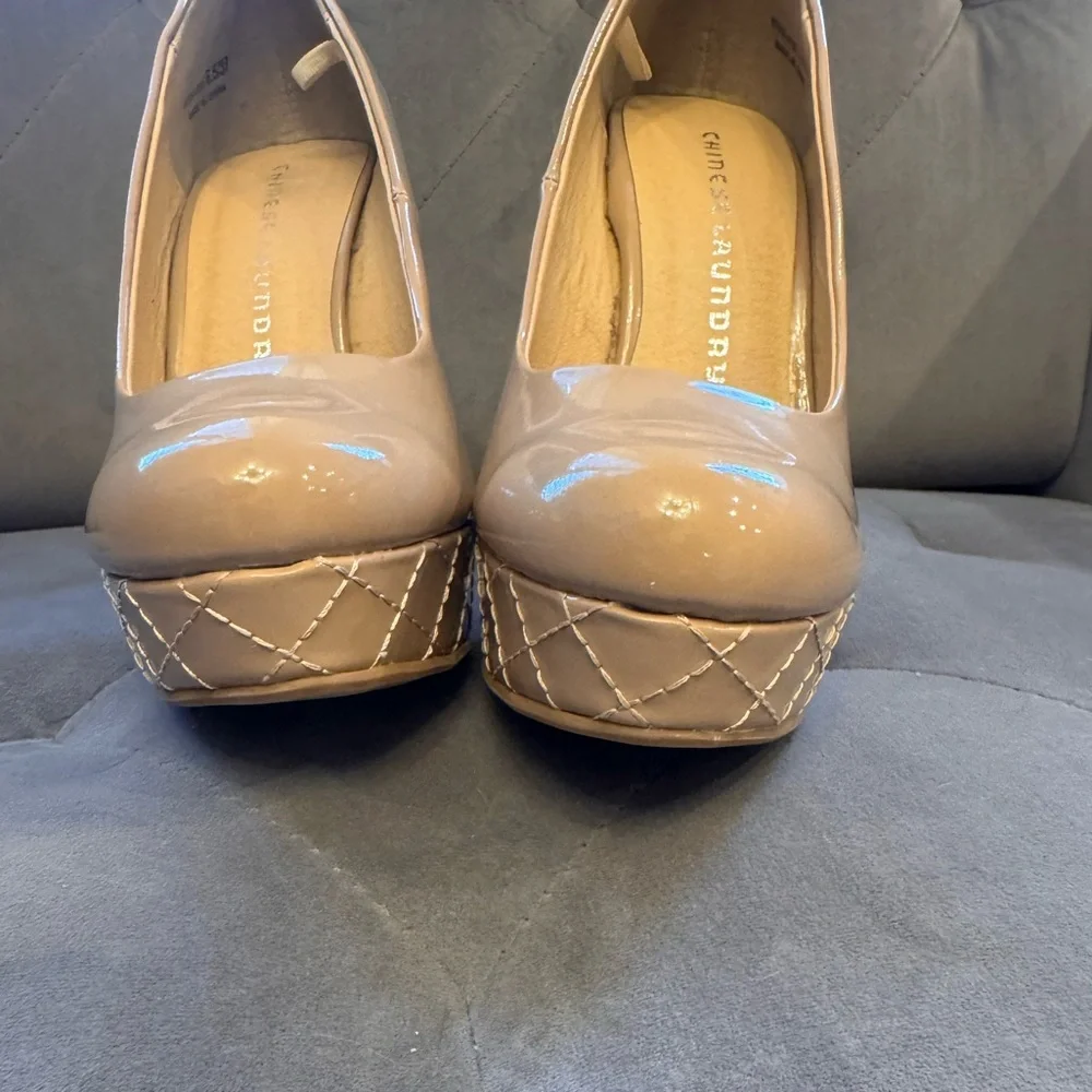Chinese Laundry nude patent leather platform heel round toe quilted sole sz 6.5 - Picture 3 of 7